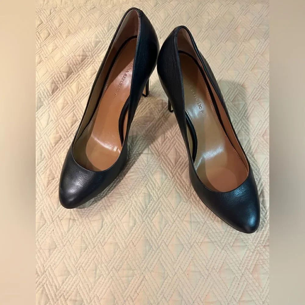 Banana Republic pumps
